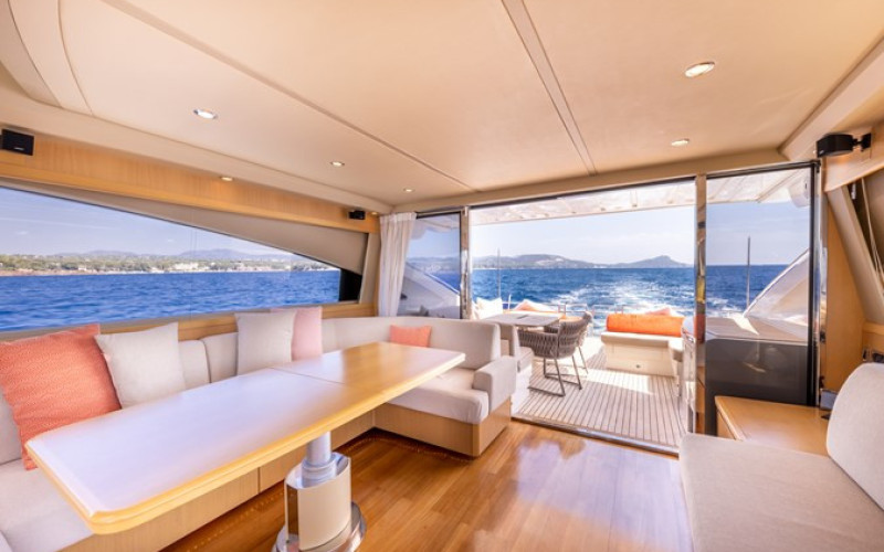 PRINCESS YACHTS PRINCESS V70 P'TITE BOUILLE