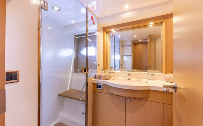 PRINCESS YACHTS PRINCESS V70 P'TITE BOUILLE