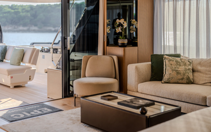 FERRETTI YACHTS 1000