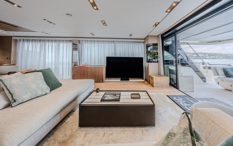 FERRETTI YACHTS 1000