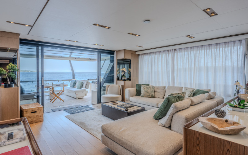 FERRETTI YACHTS 1000