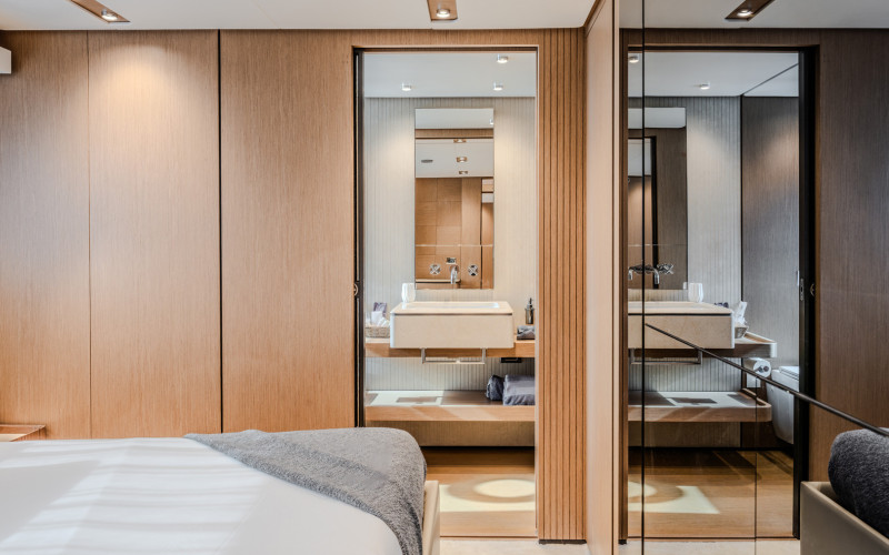 FERRETTI YACHTS 1000