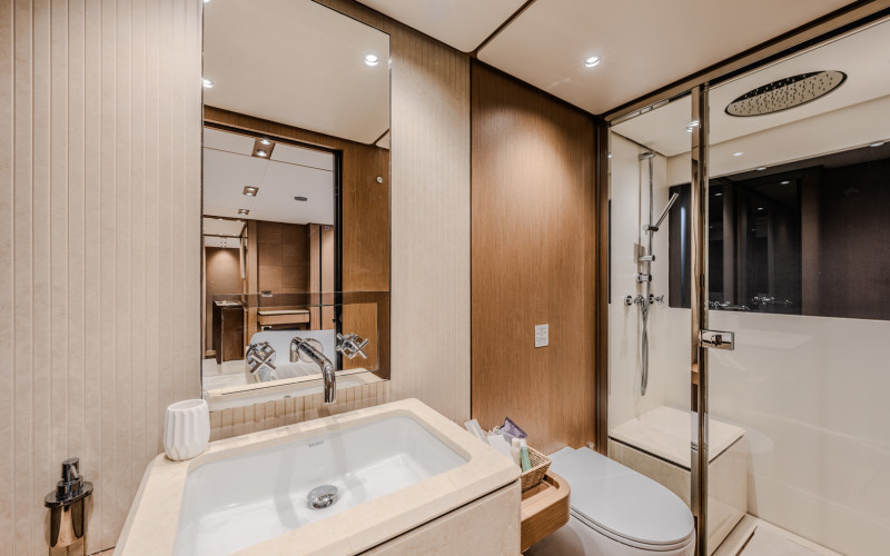 FERRETTI YACHTS 1000