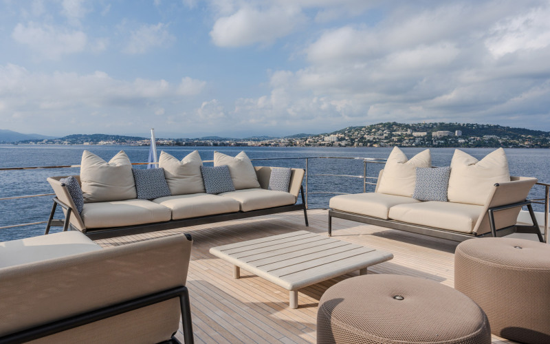 FERRETTI YACHTS 1000