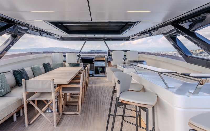 FERRETTI YACHTS 1000
