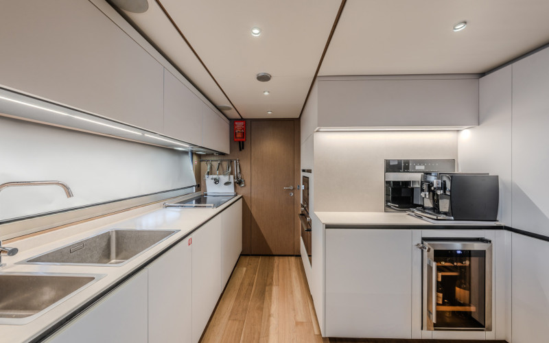 FERRETTI YACHTS 1000