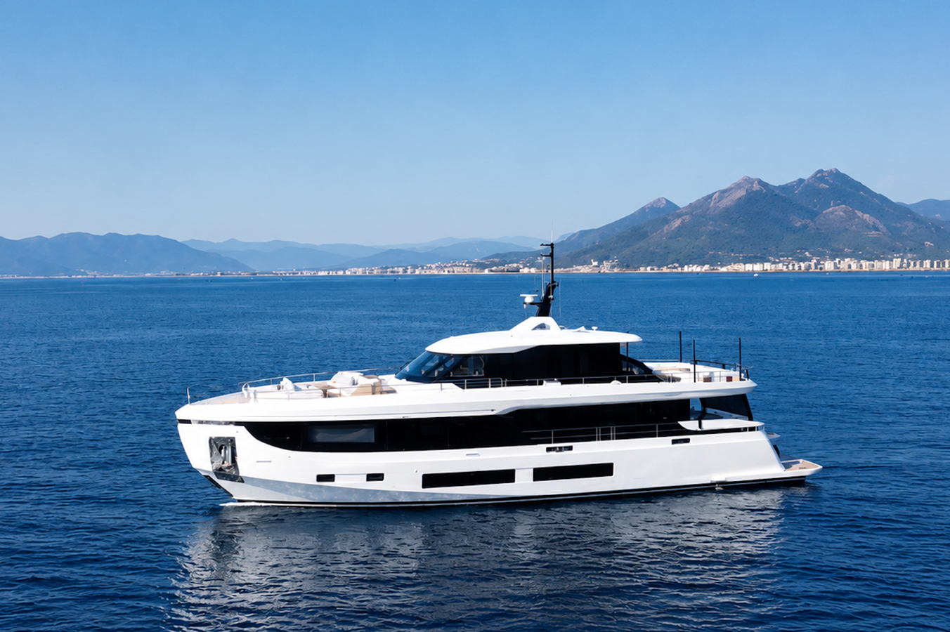AZIMUT YACHTS GRANDE 30M COME TOGETHER