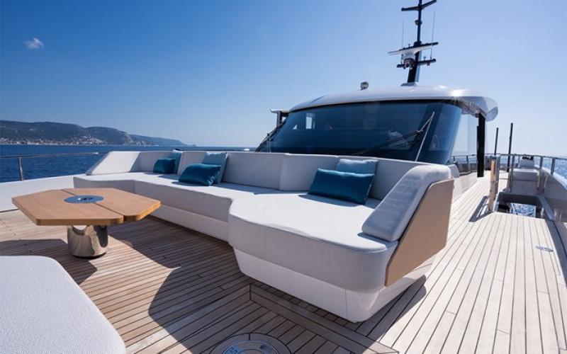 AZIMUT YACHTS GRANDE 30M COME TOGETHER