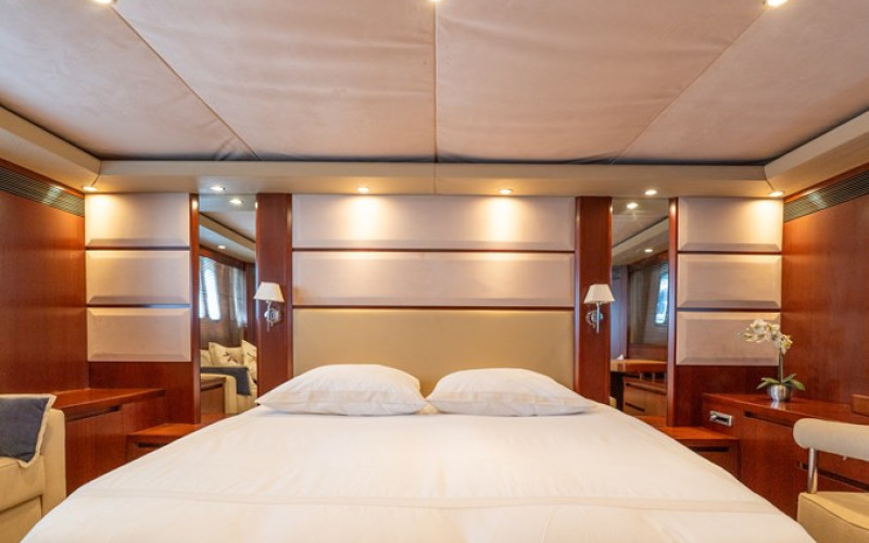 PRINCESS YACHTS V70 PRINCESS V70