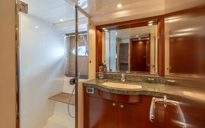 PRINCESS YACHTS V70 PRINCESS V70