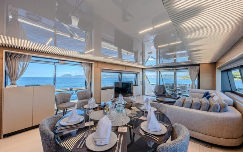 FERRETTI YACHTS 920 PIOLA