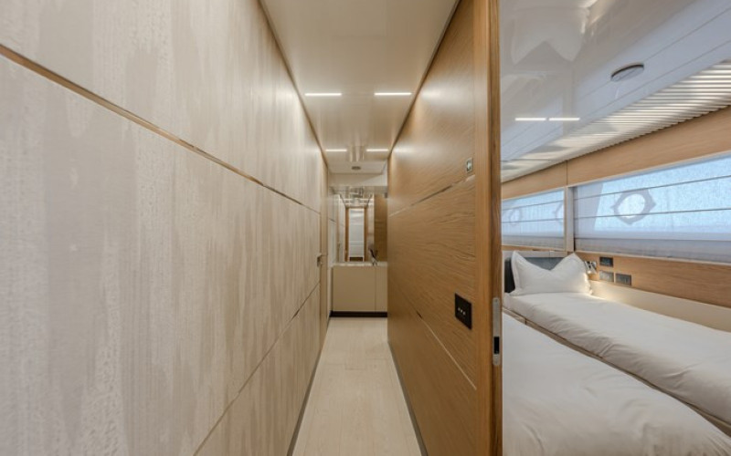 FERRETTI YACHTS 920 PIOLA