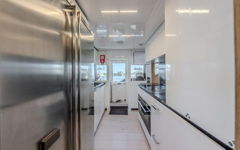 FERRETTI YACHTS 920 PIOLA
