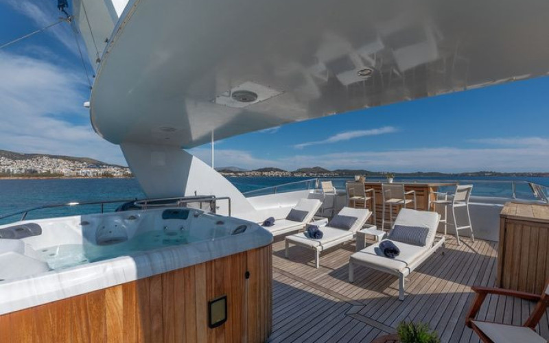 CBI NAVI 32 M M/Y LADY MALAK