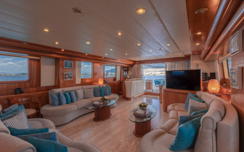 CBI NAVI 32 M M/Y LADY MALAK