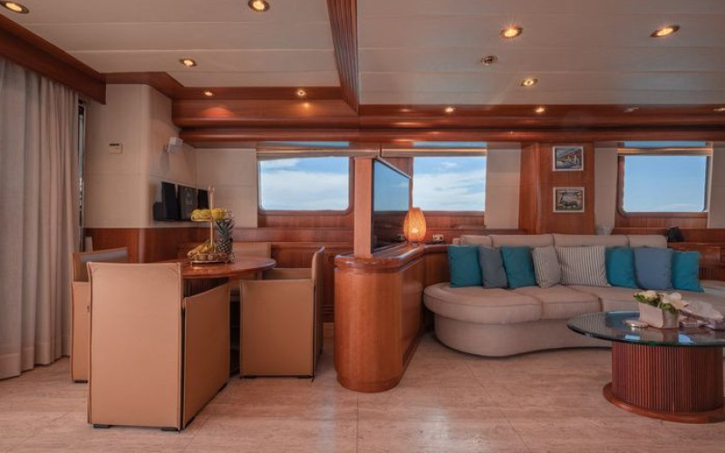 CBI NAVI 32 M M/Y LADY MALAK