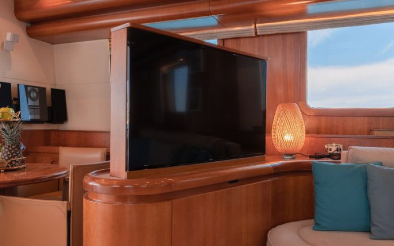 CBI NAVI 32 M M/Y LADY MALAK