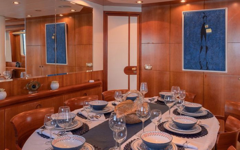 CBI NAVI 32 M M/Y LADY MALAK