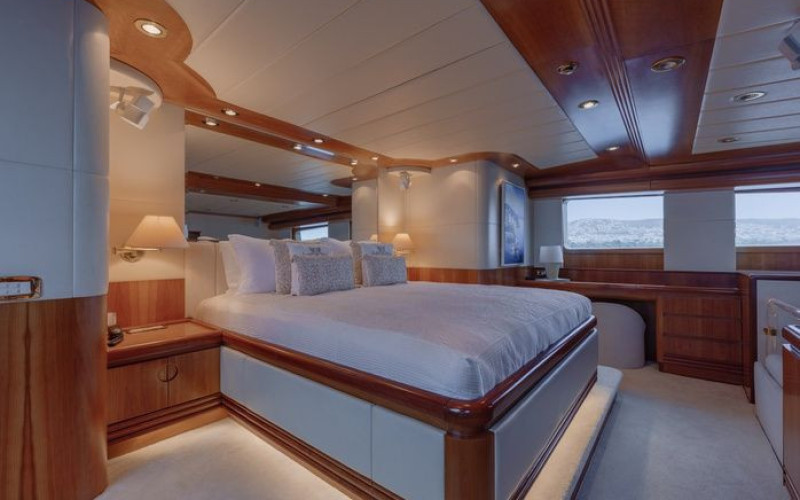 CBI NAVI 32 M M/Y LADY MALAK