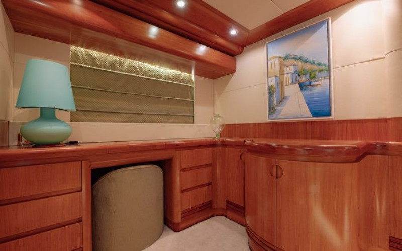 CBI NAVI 32 M M/Y LADY MALAK