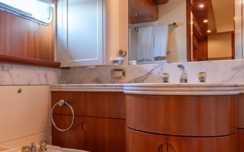 CBI NAVI 32 M M/Y LADY MALAK