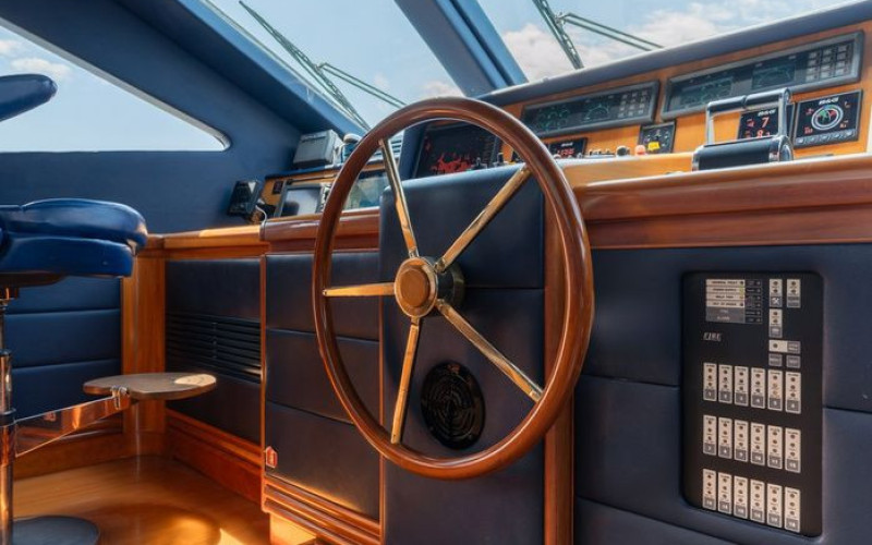 CBI NAVI 32 M M/Y LADY MALAK