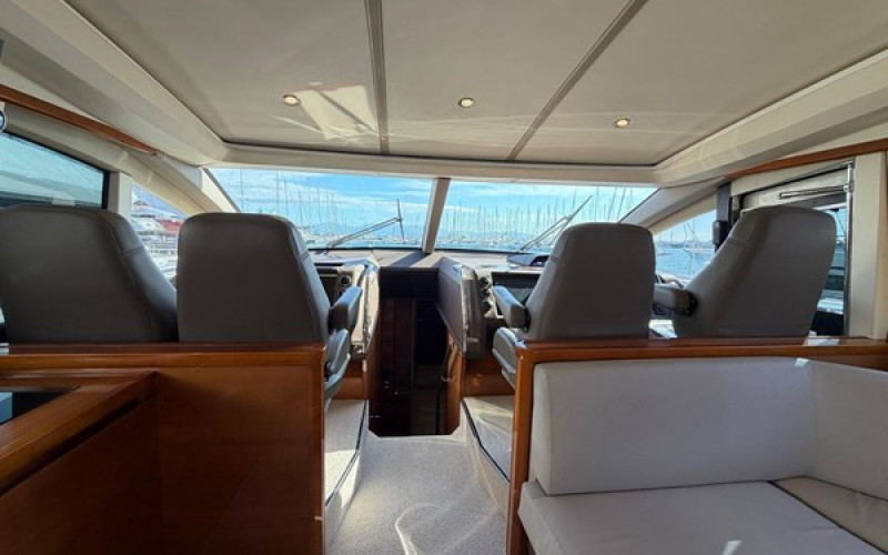 PRINCESS YACHTS V70 GALAXY 2