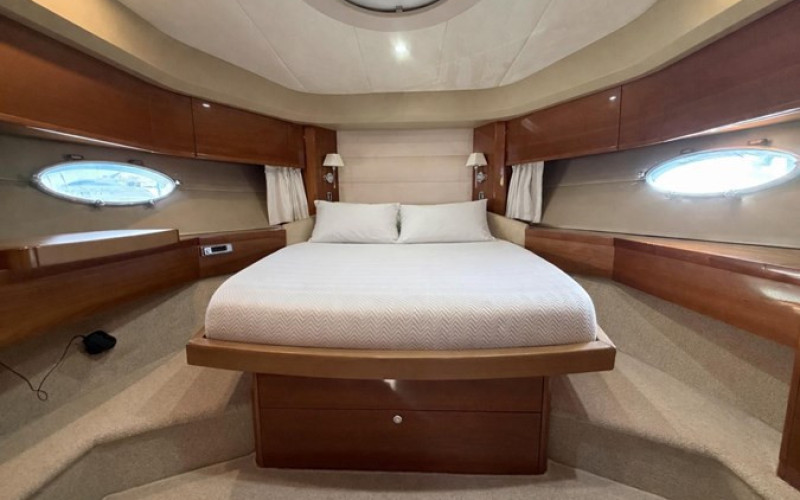 PRINCESS YACHTS V70 GALAXY 2