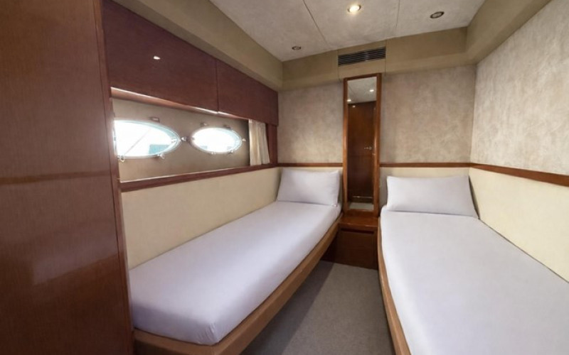 PRINCESS YACHTS V70 GALAXY 2