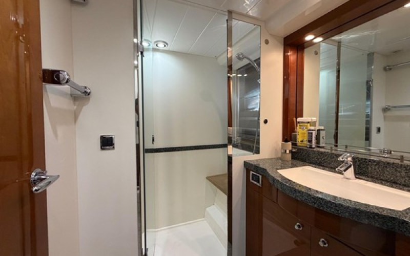 PRINCESS YACHTS V70 GALAXY 2