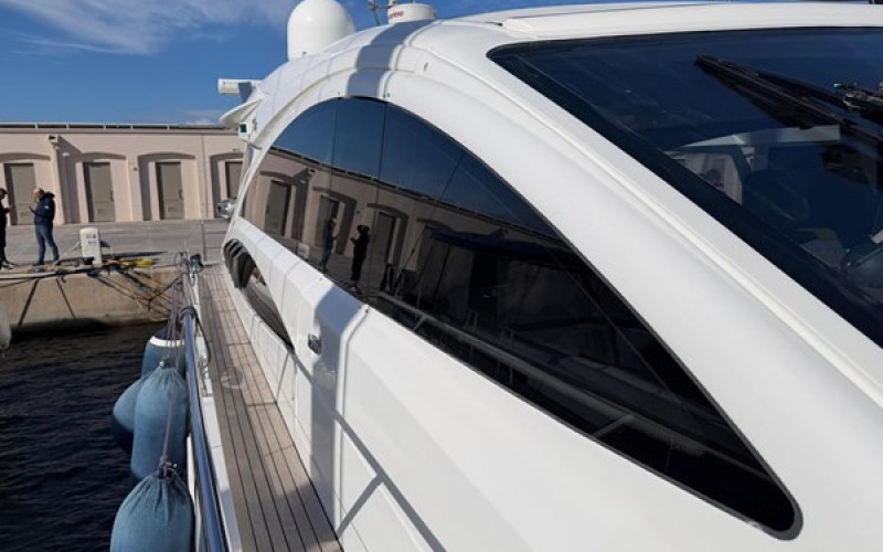 PRINCESS YACHTS V70 GALAXY 2