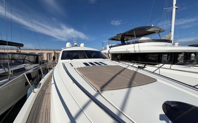 PRINCESS YACHTS V70 GALAXY 2